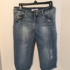Woman’s mid calf jeans
